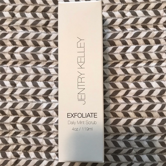 Jentry Kelley Daily Mint Exfoliate Scrub - Picture 2 of 5